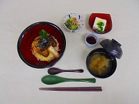 大山鶏のやきとり丼