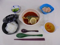 A定食「旬の鮮魚のブイヤベース」B定食「鶏肉の照り焼き」