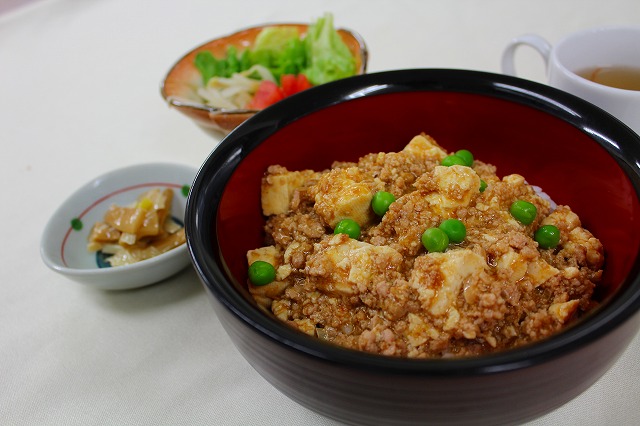 麻婆丼