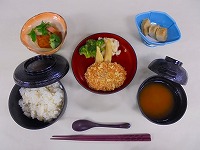 A定食「芋炊き」B定食「大州コロッケ」