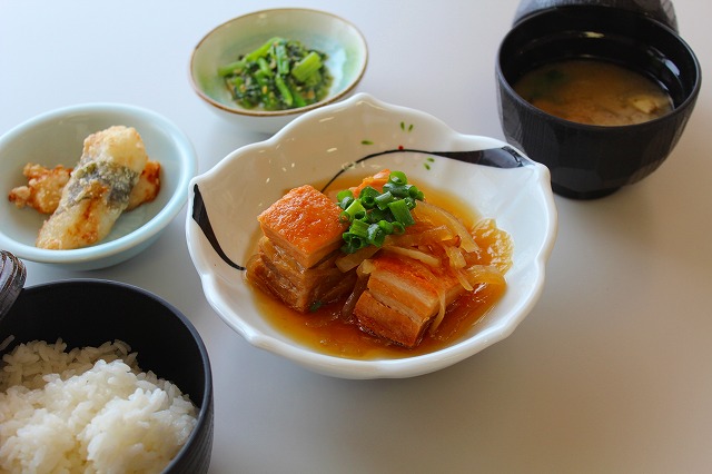 豚バラ肉の煮込み