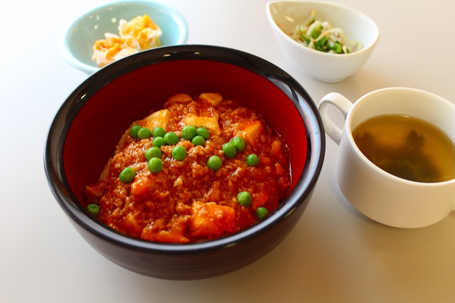 鶏挽き肉の麻婆丼