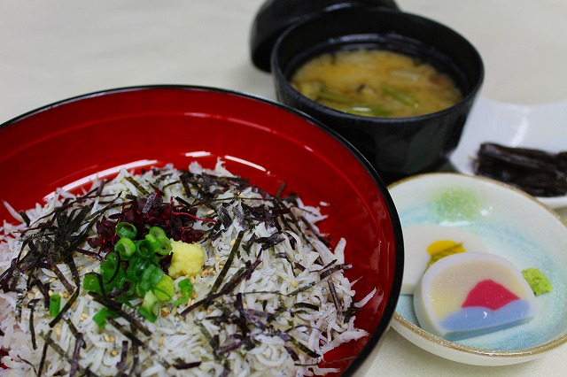 しらす丼