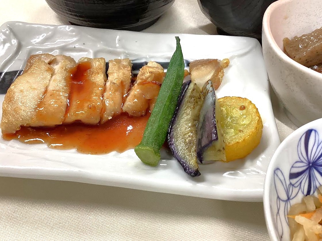 鶏肉の梅ダレかけ