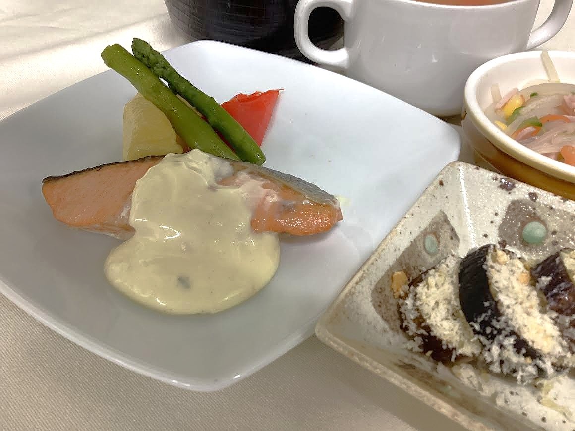 鮭とアスパラのマヨネーズソース