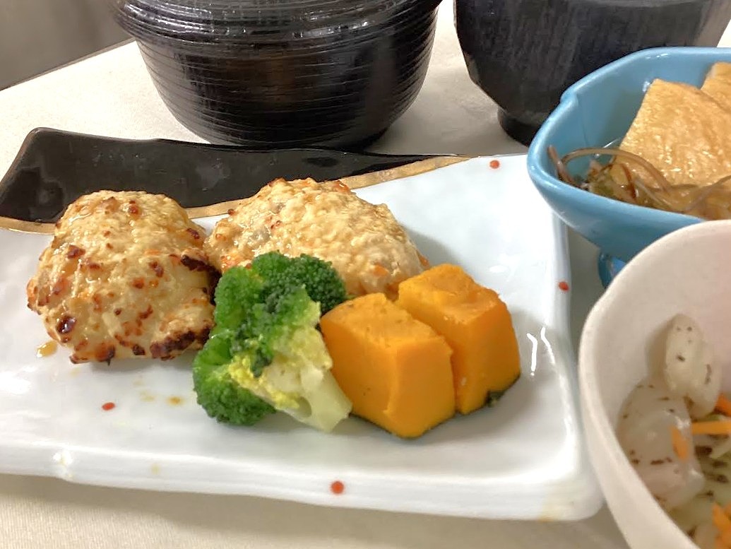 鶏とごぼうのハンバーグ