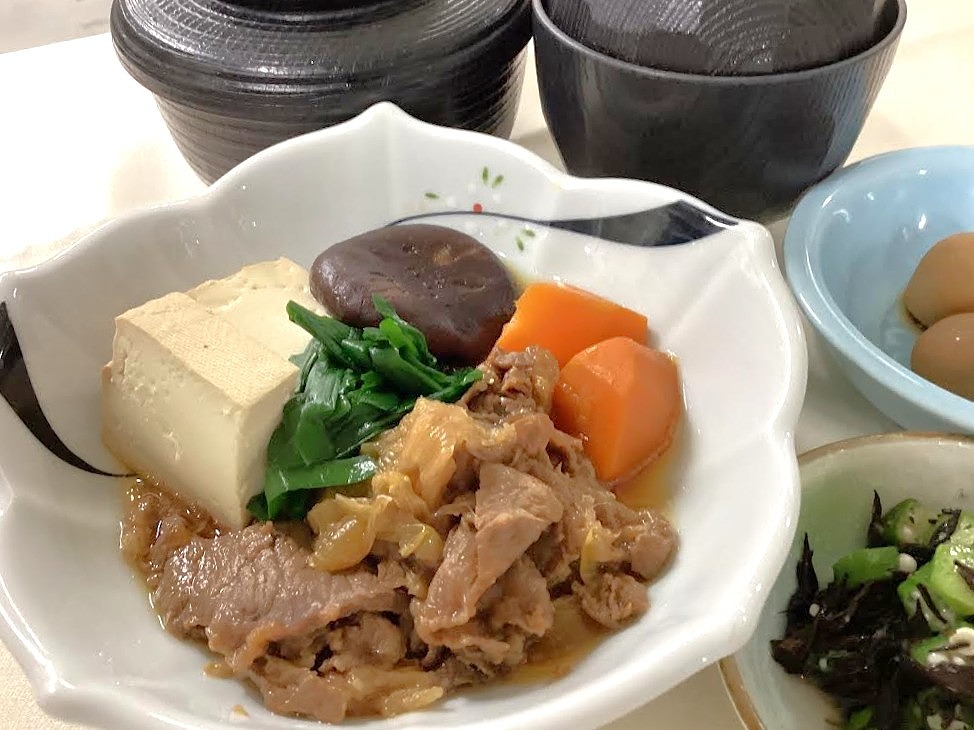 牛肉とにらの肉豆腐