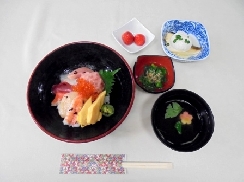 フェア食「海鮮丼」