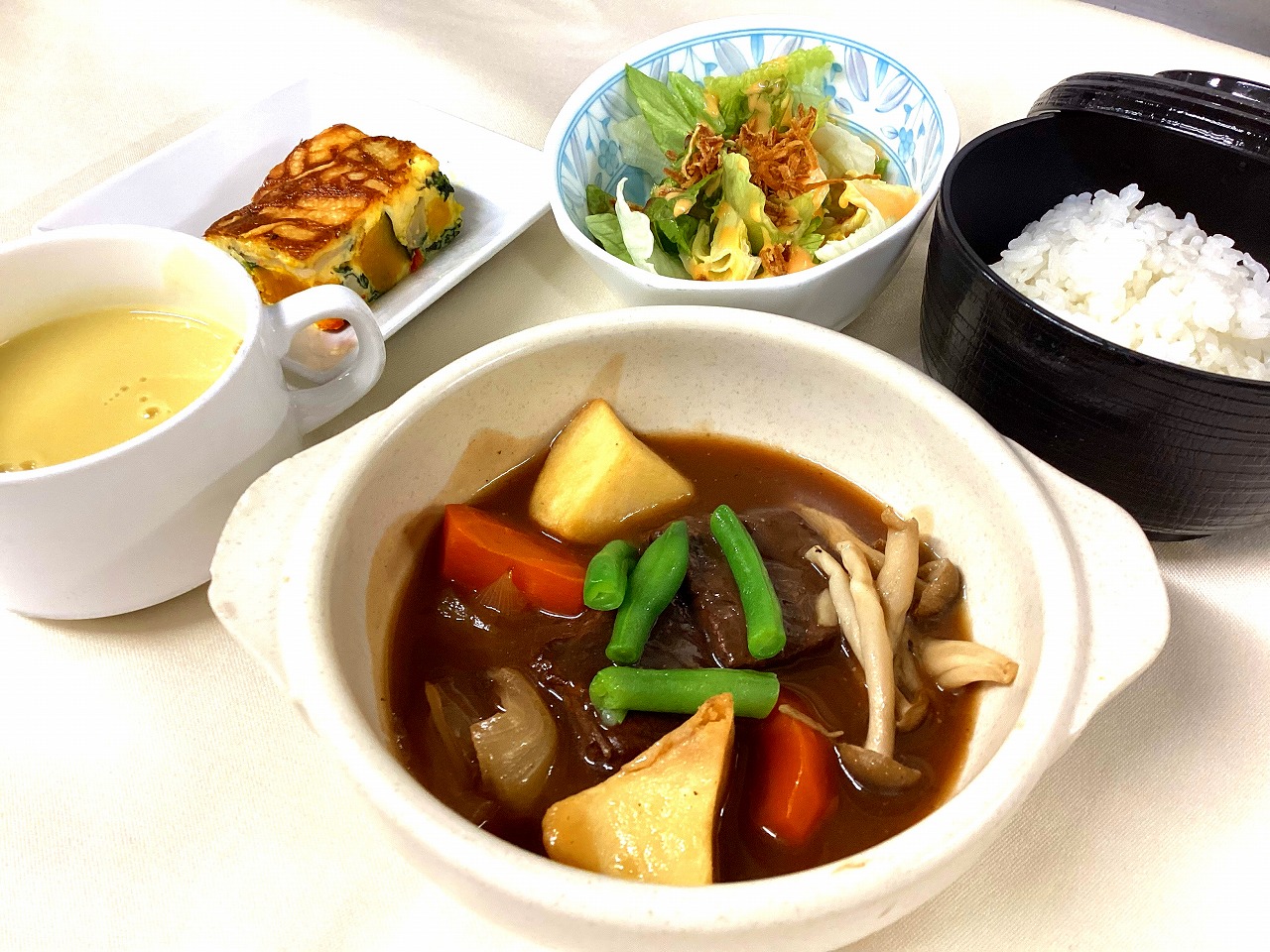 牛ランプ肉の赤ワイン煮