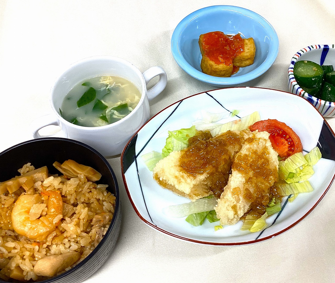 ちまき風ごはんとホキの油淋鶏
