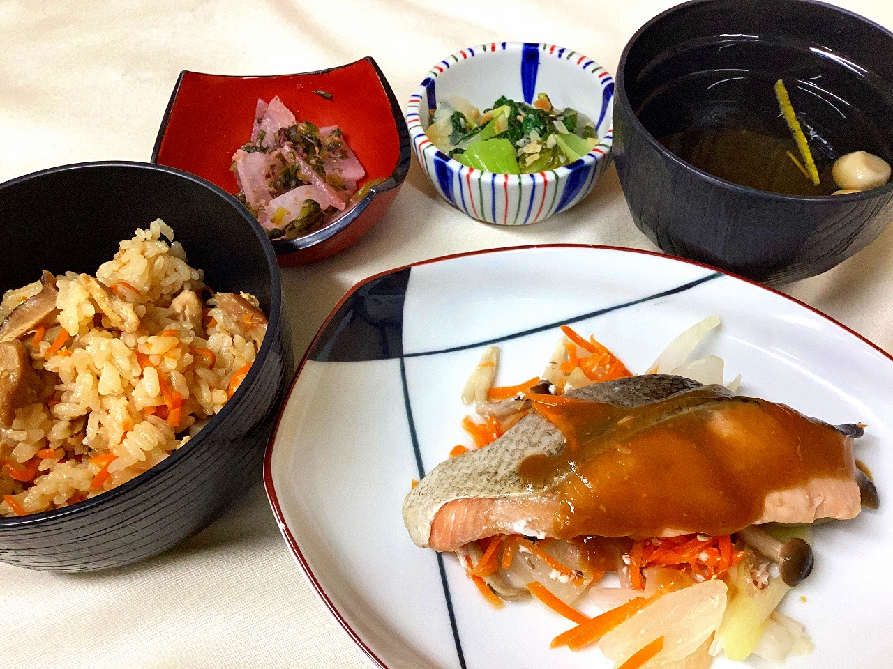 鮭と野菜の蒸し焼き