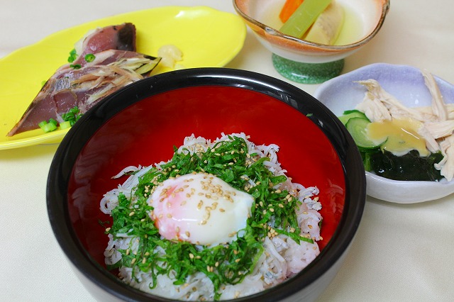 釜揚げしらす丼