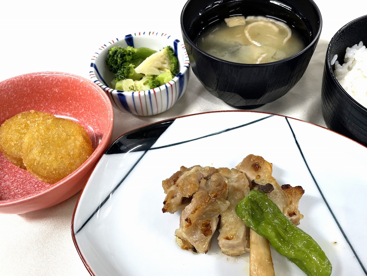 鶏肉のこんがり焼き