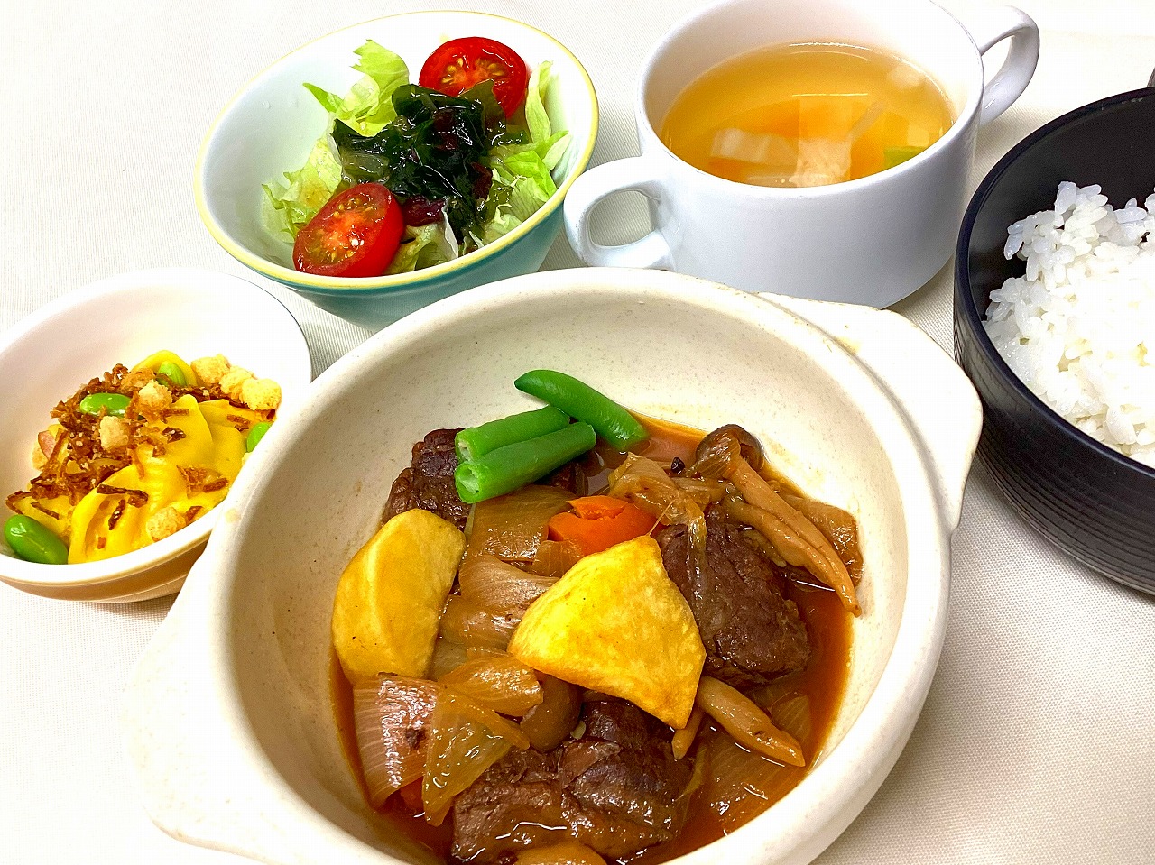 牛ランプ肉の赤ワイン煮込み