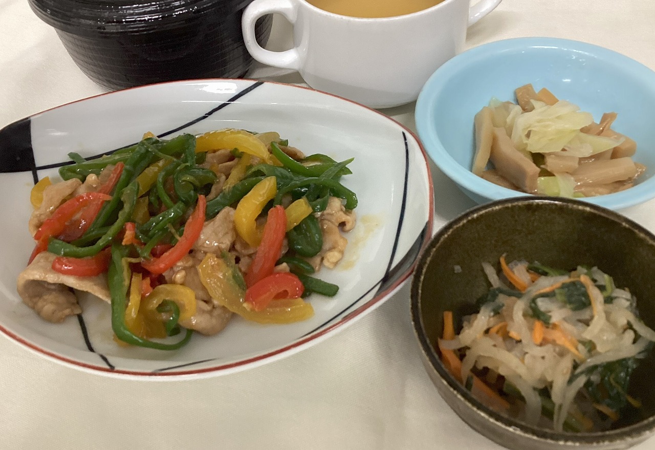 豚肉の青椒肉絲