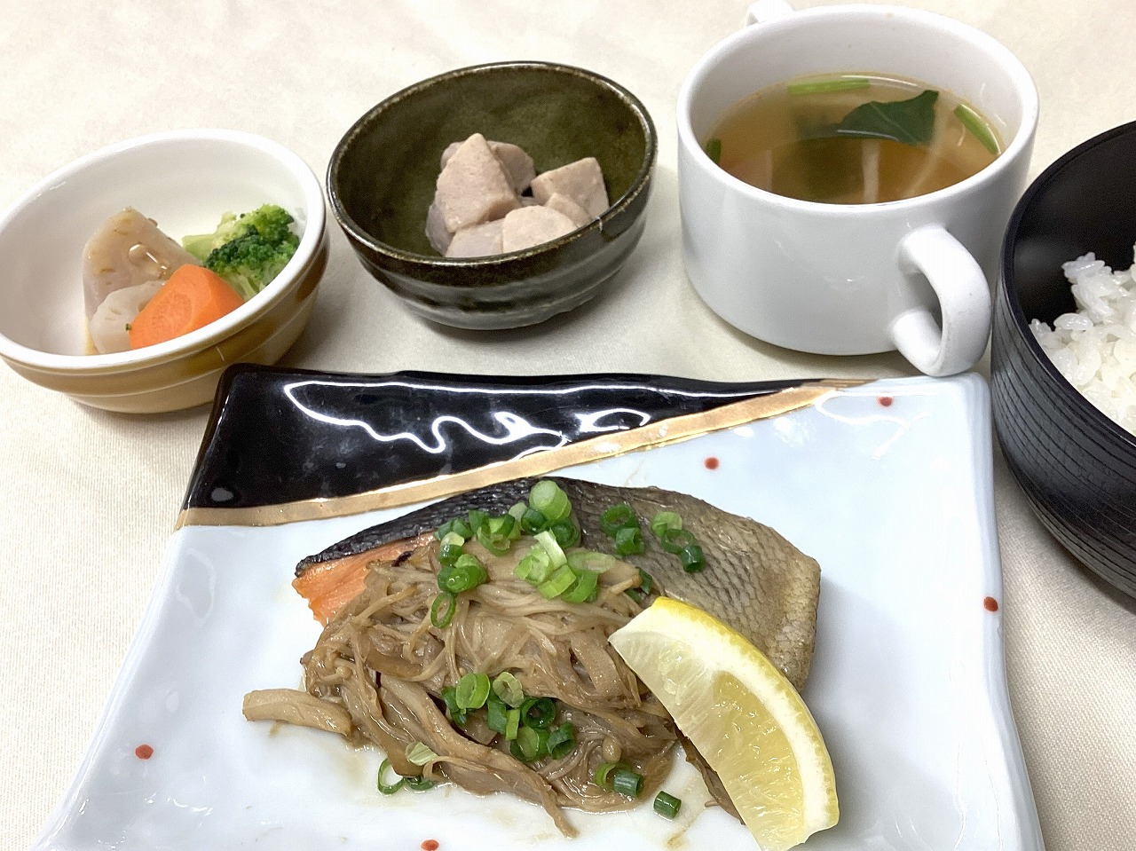 鮭ときのこのバター醬油焼き