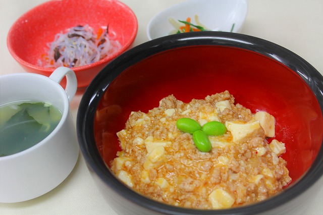 麻婆丼