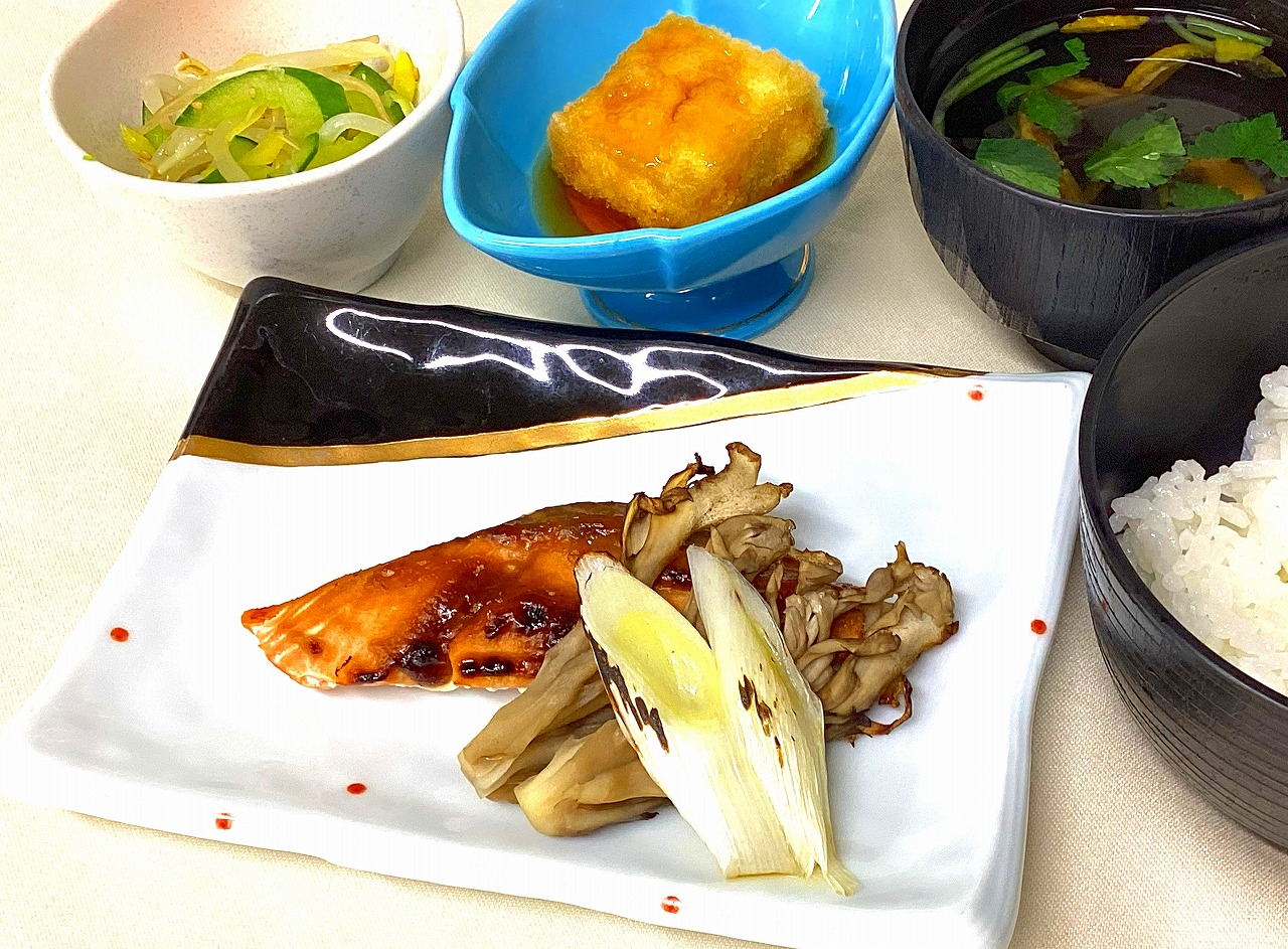 鮭の朴葉味噌焼き