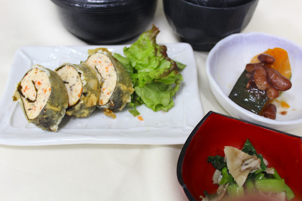 鶏肉の海苔巻き揚げ