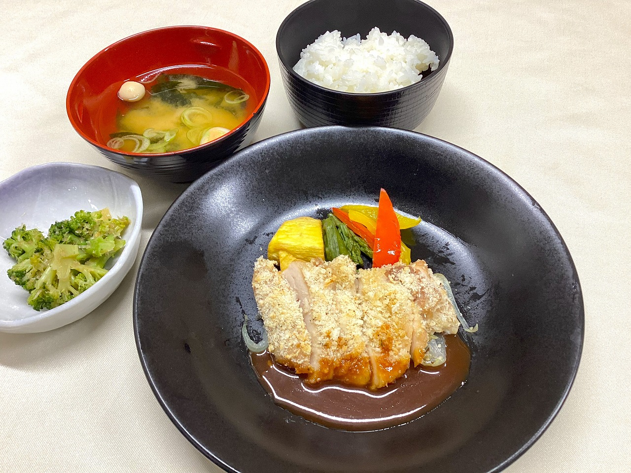 鶏肉のパン粉焼き