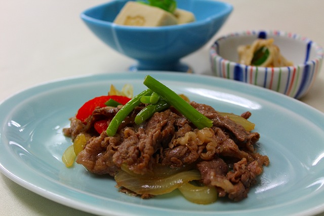 牛肉とにんにくの芽の炒め物