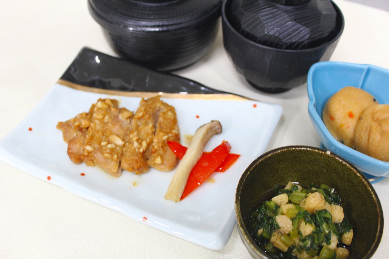 鶏肉のピーナッツ香り焼