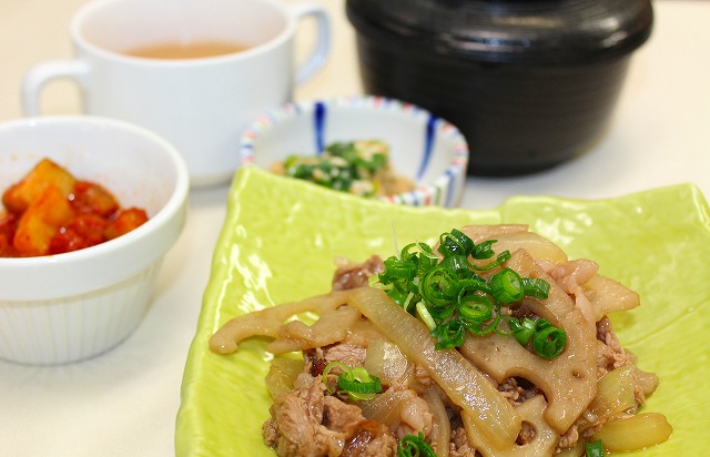 牛肉と蓮根のバター醤油炒め