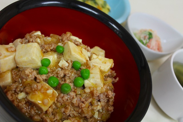 麻婆丼