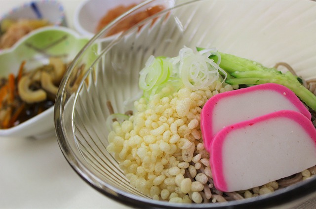 冷やしたぬきうどん