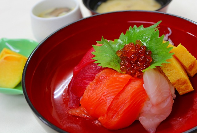 フェア食「旬の海鮮丼」