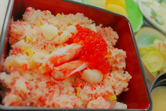 フェア食「カニたっぷり丼」