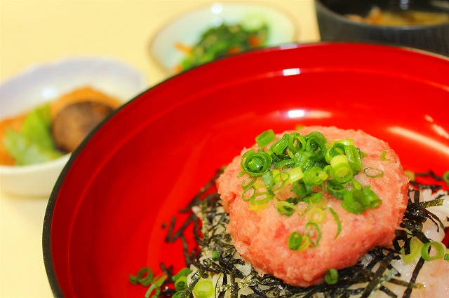 ネギトロ丼