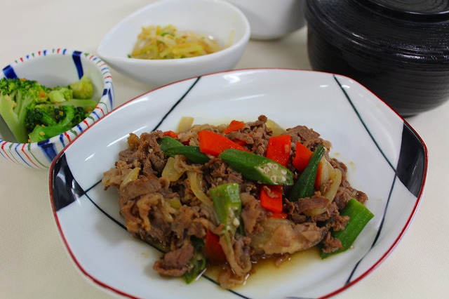 牛肉とオクラの生姜醤油炒め