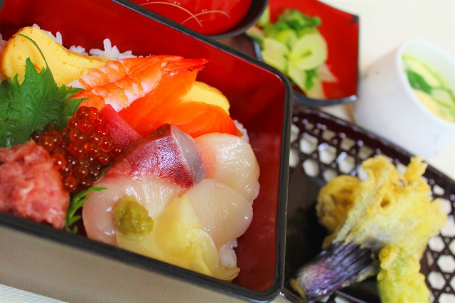 フェア食「海鮮丼」