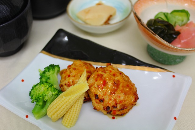 鶏つくねの照り焼き