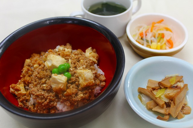 麻婆丼