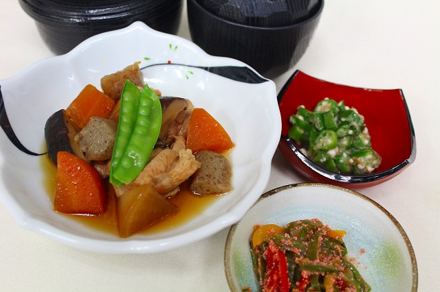 鶏肉と蒟蒻の煮物