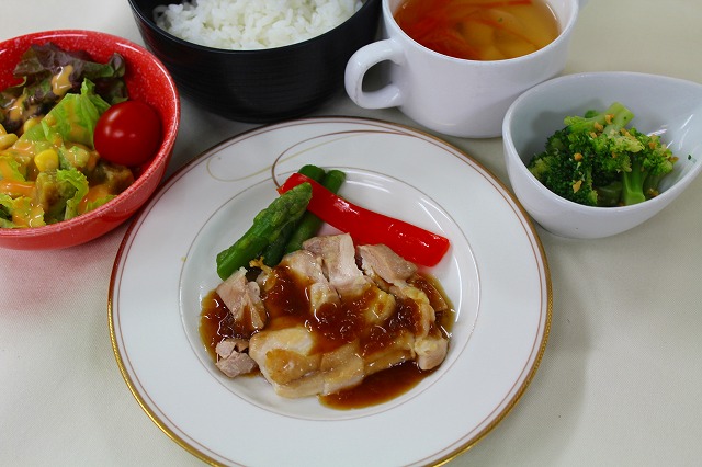 鶏肉のシャリアピンソース