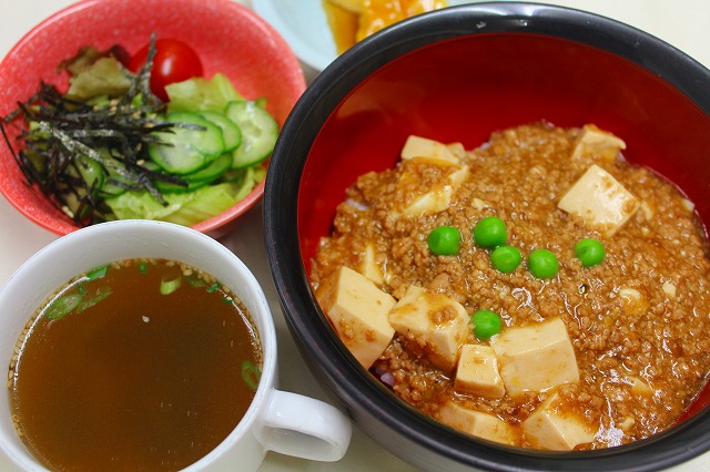 麻婆丼