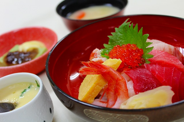 フェア食　旬の海鮮丼