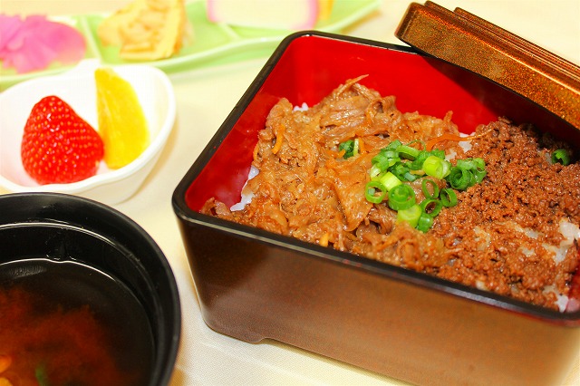 フェア食「駅弁 牛肉ど真ん中」