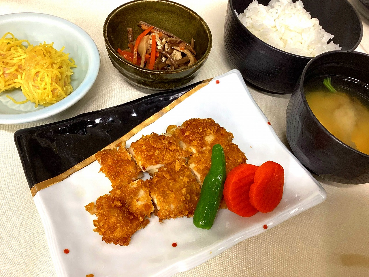 鶏肉のコーンフレーク焼き