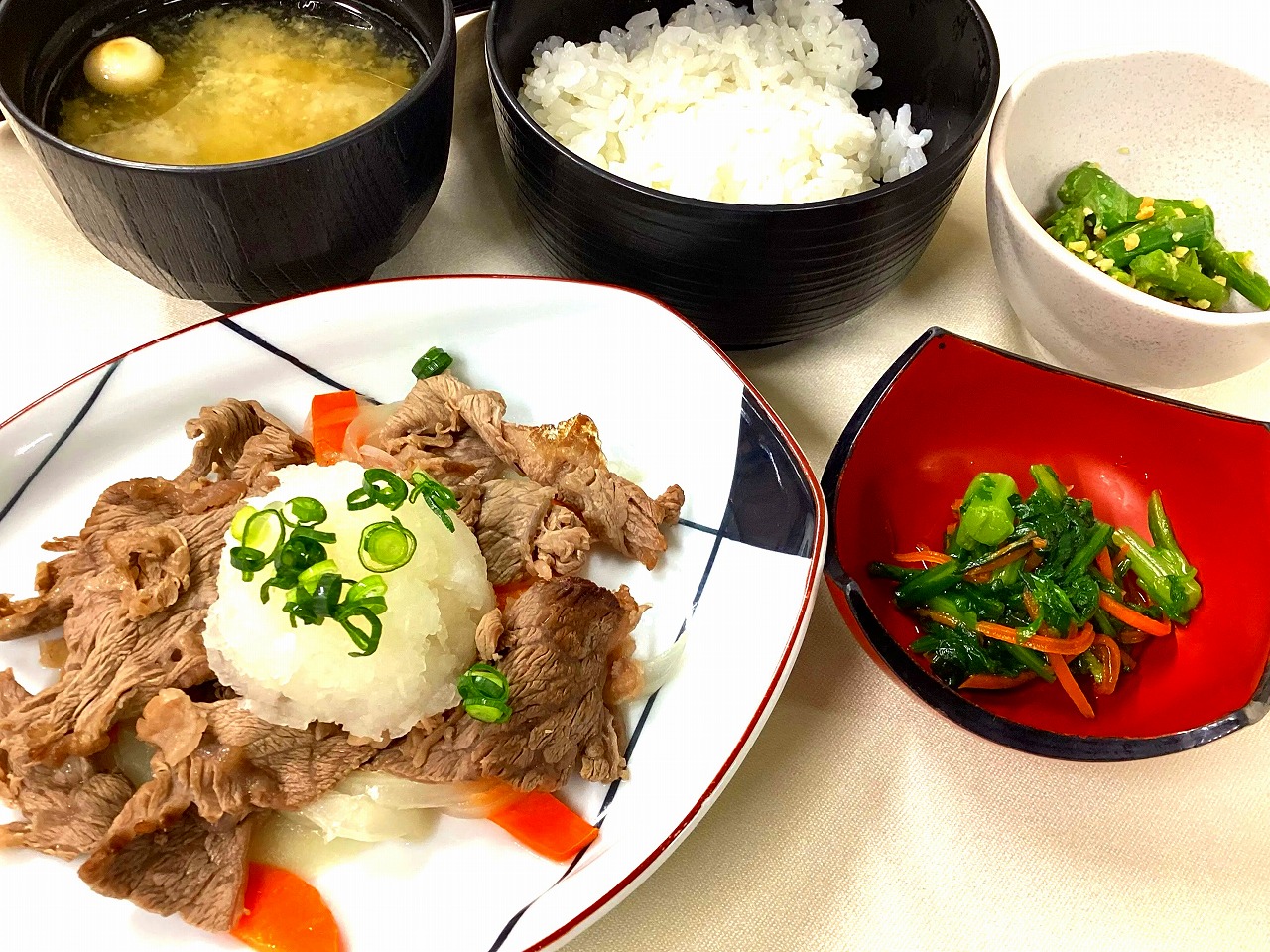 牛肉のおろしのせ