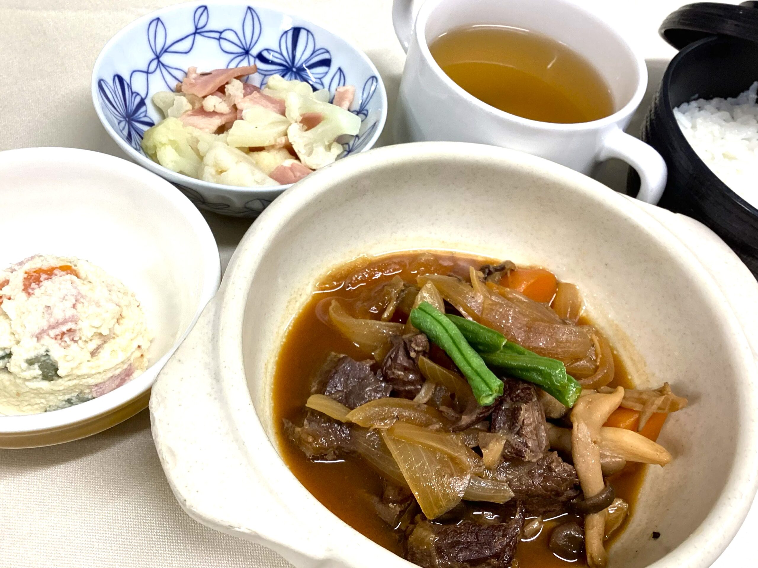 牛肉の赤ワイン煮
