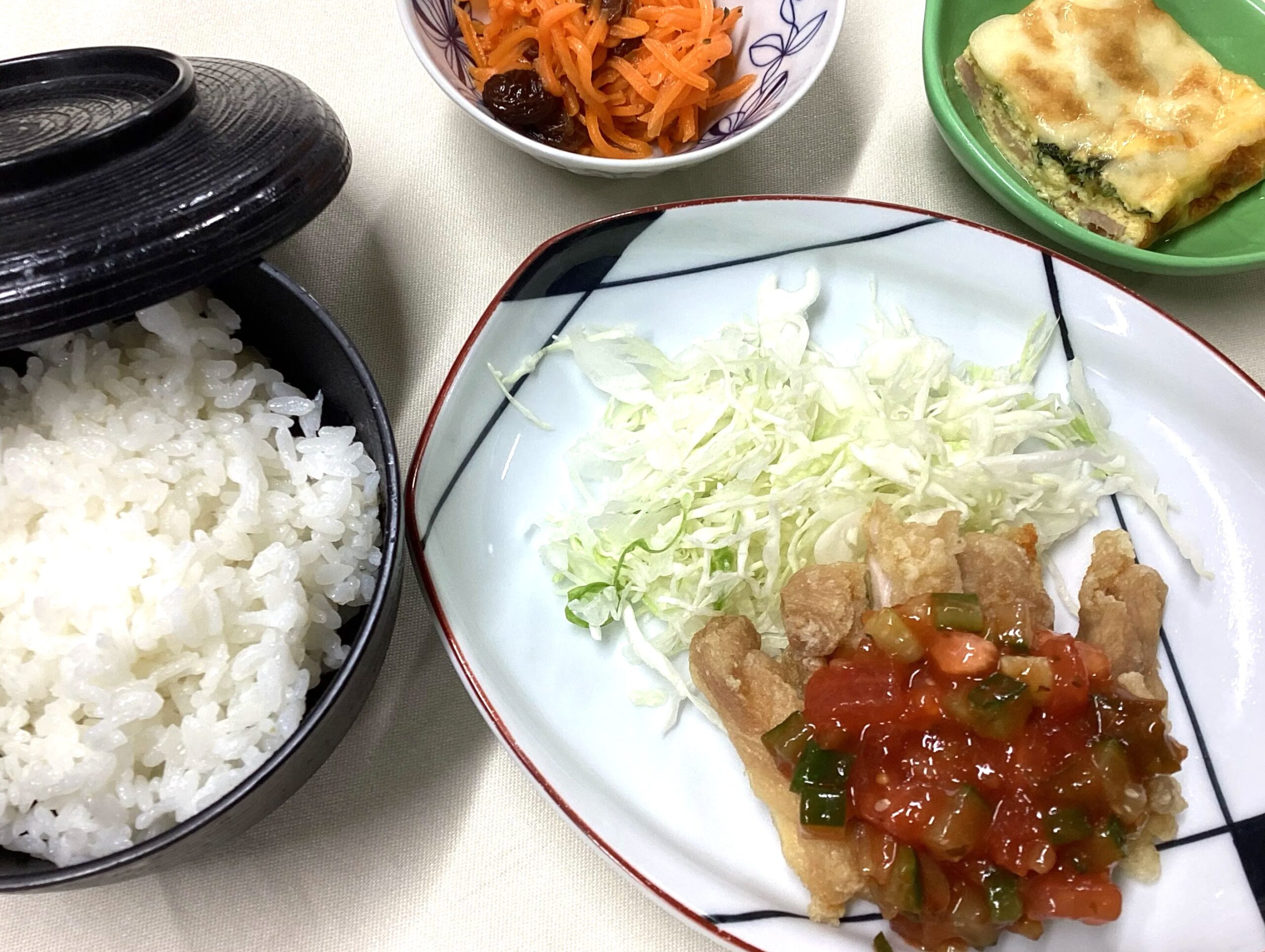 チキンサルサソース