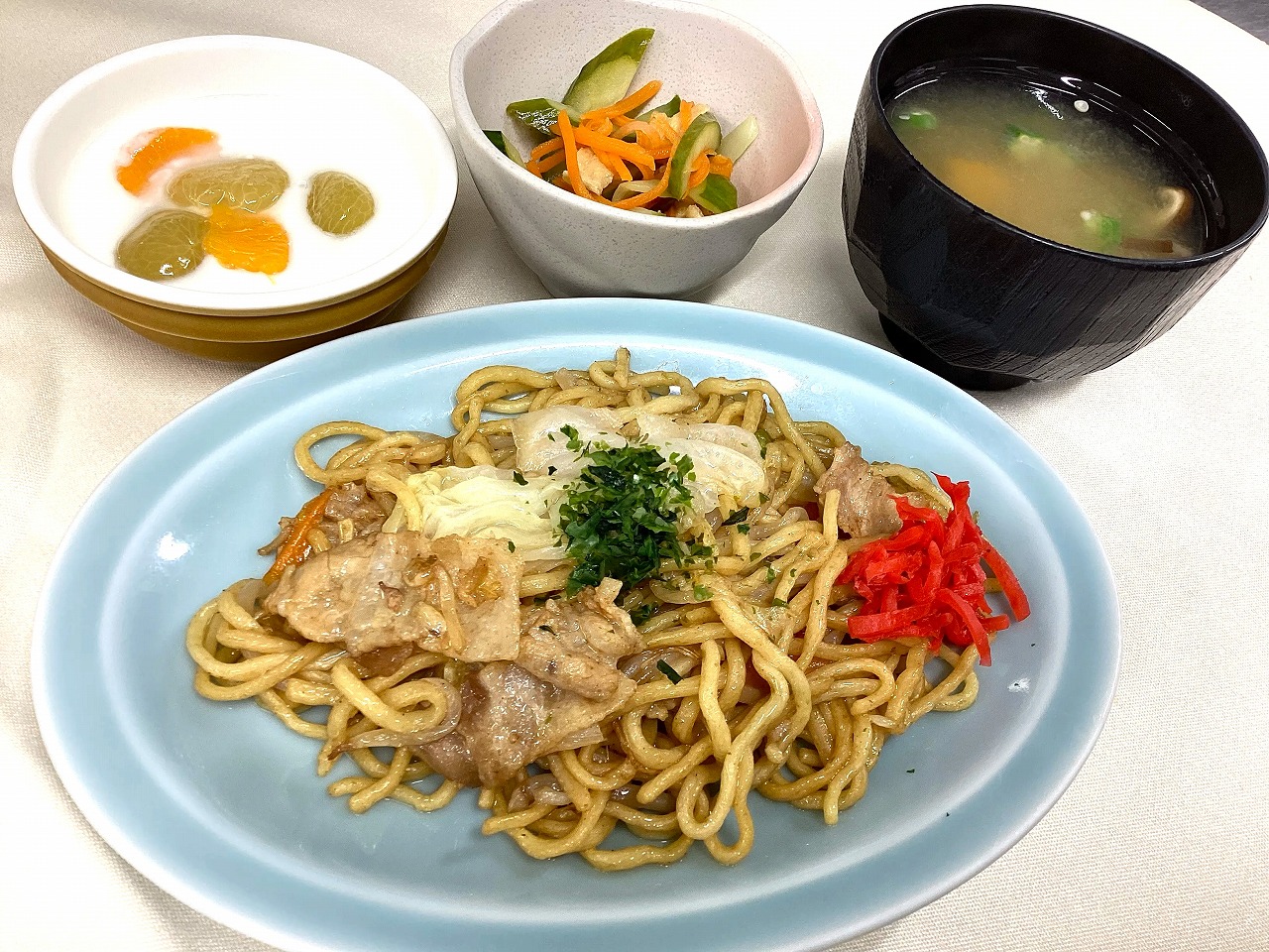 豚肉入りソース焼きそば