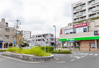 芦花公園駅前