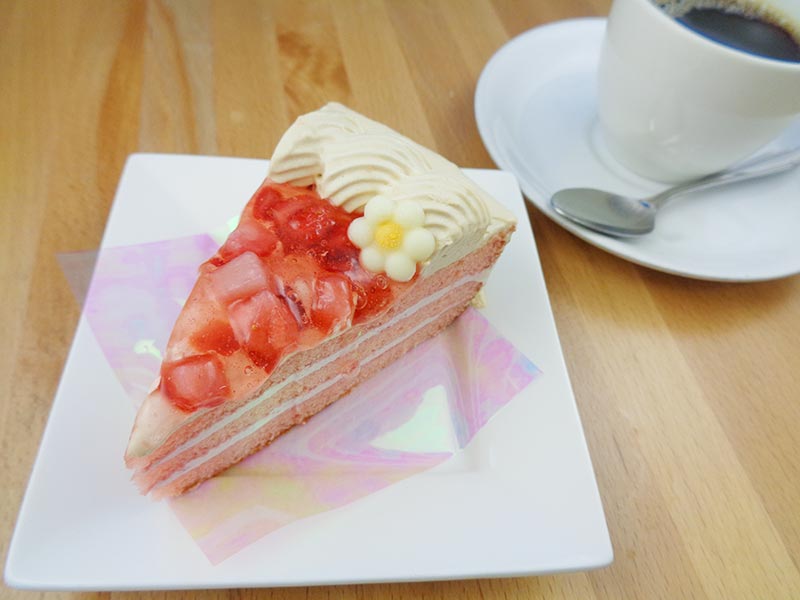 苺のミルクティーケーキ