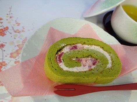 フェア～つぶつぶ苺抹茶ロールケーキ～