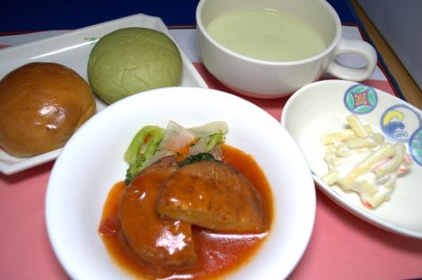 豆腐ハンバーグ　トマトソース